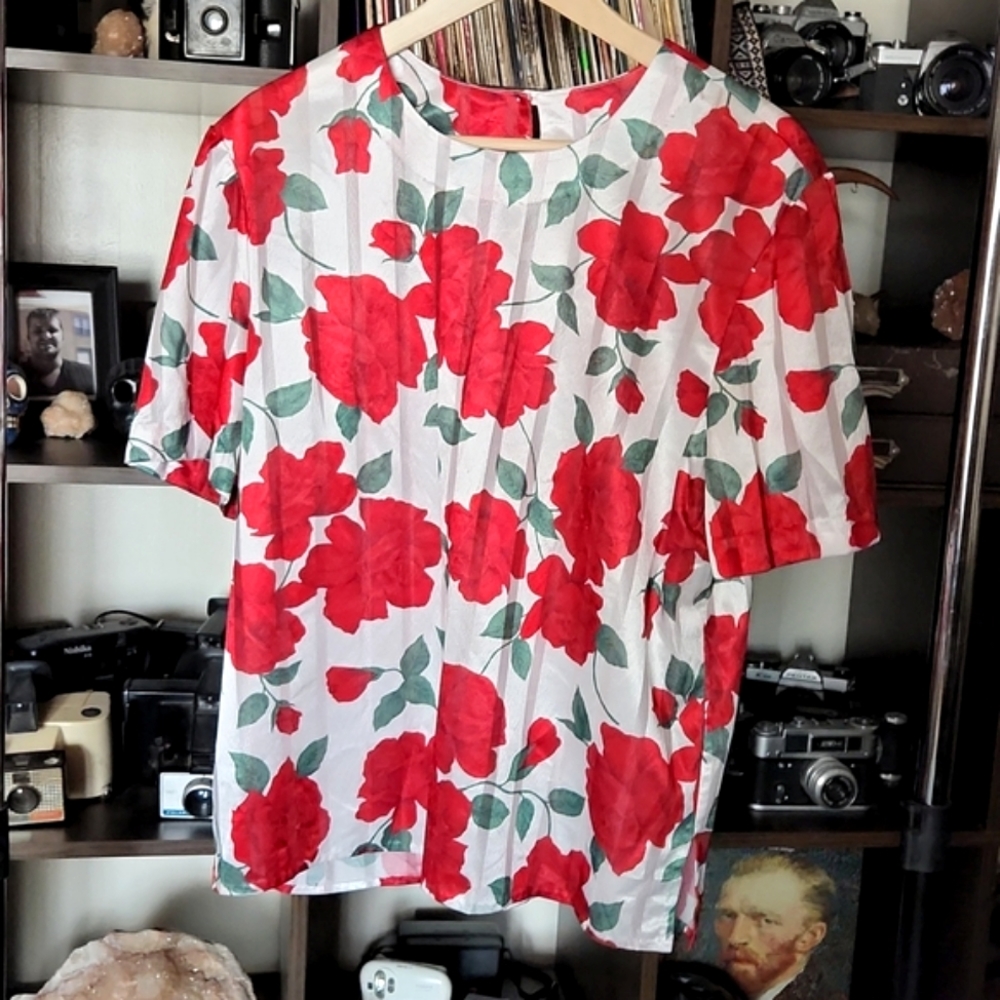 VTG Plus Sz Silky Red Rose Top